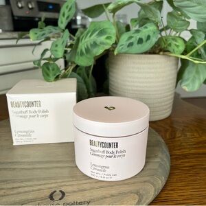 New Beautycounter Sugarbuff Body Polish in Lemongrass Full Sized 250 g